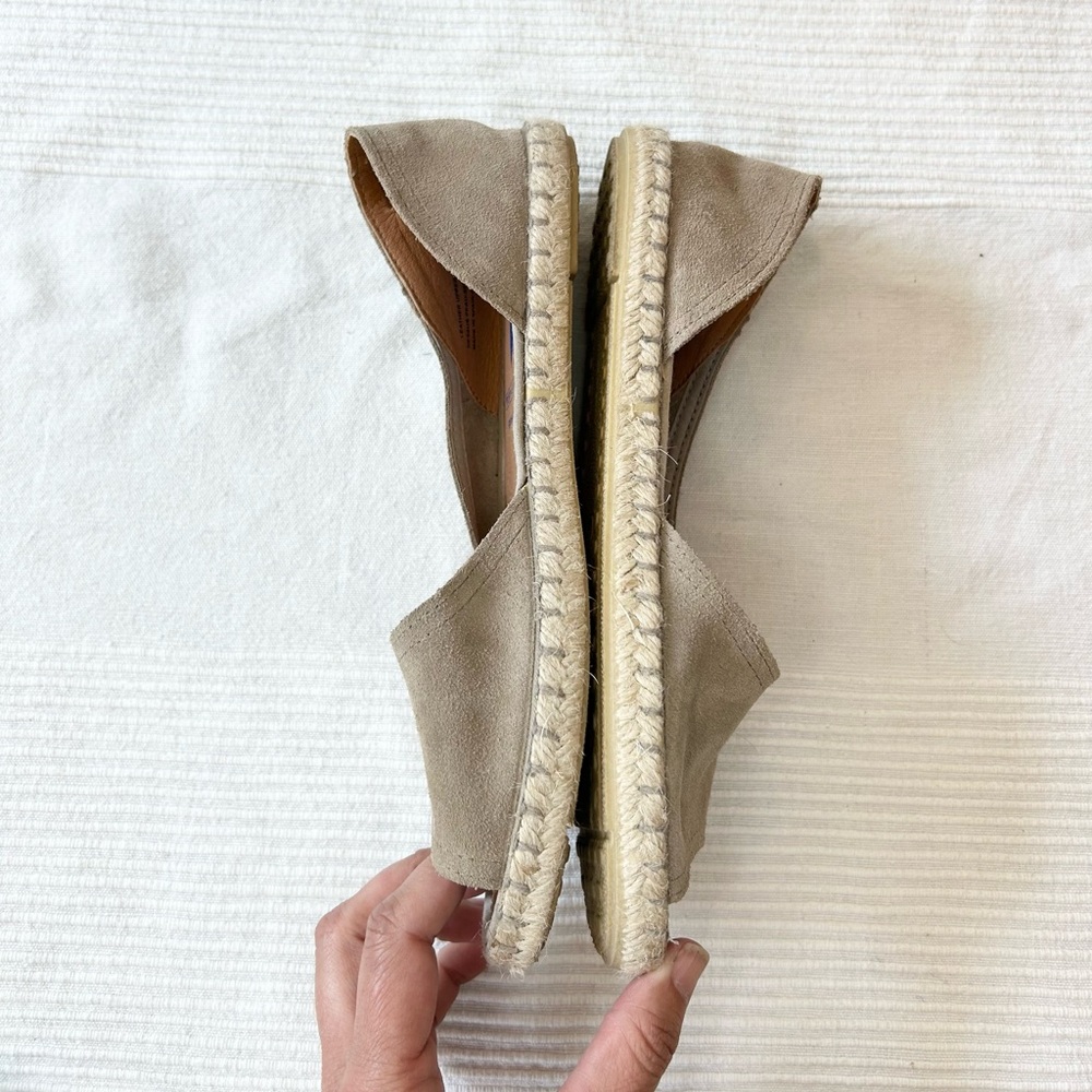 Stylish Olive Green Flats for Women - Picture 8 of 14